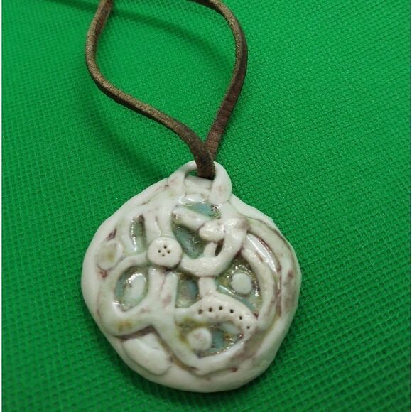 Hand carved tribal snake necklace‎ - Picture 3 of 6